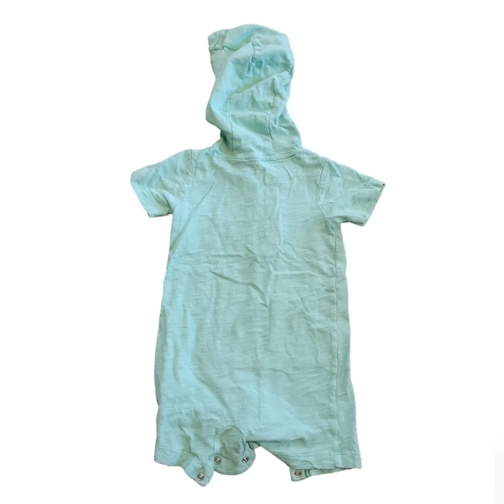 Carter’s size 18 months blue hooded romper/onesie snaps on bottom